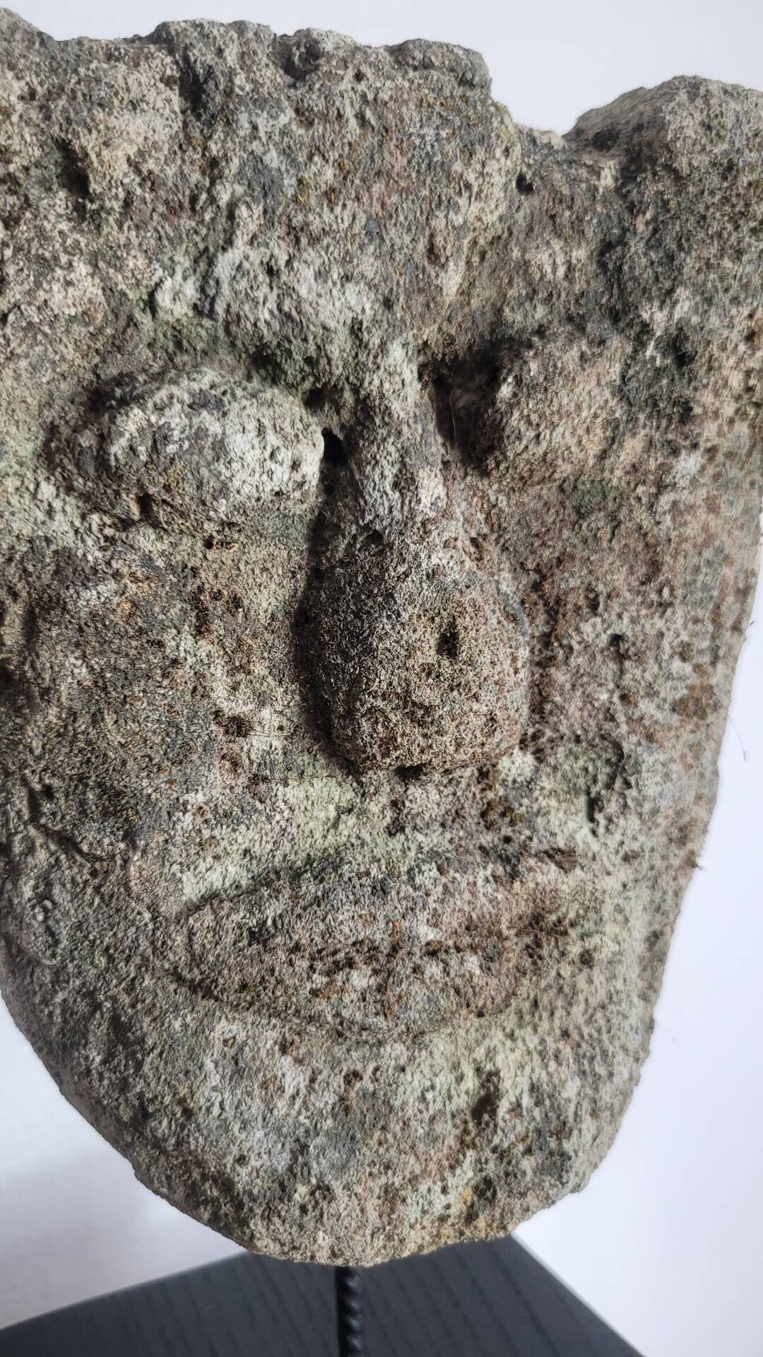 Ancienne sculpture en pierre