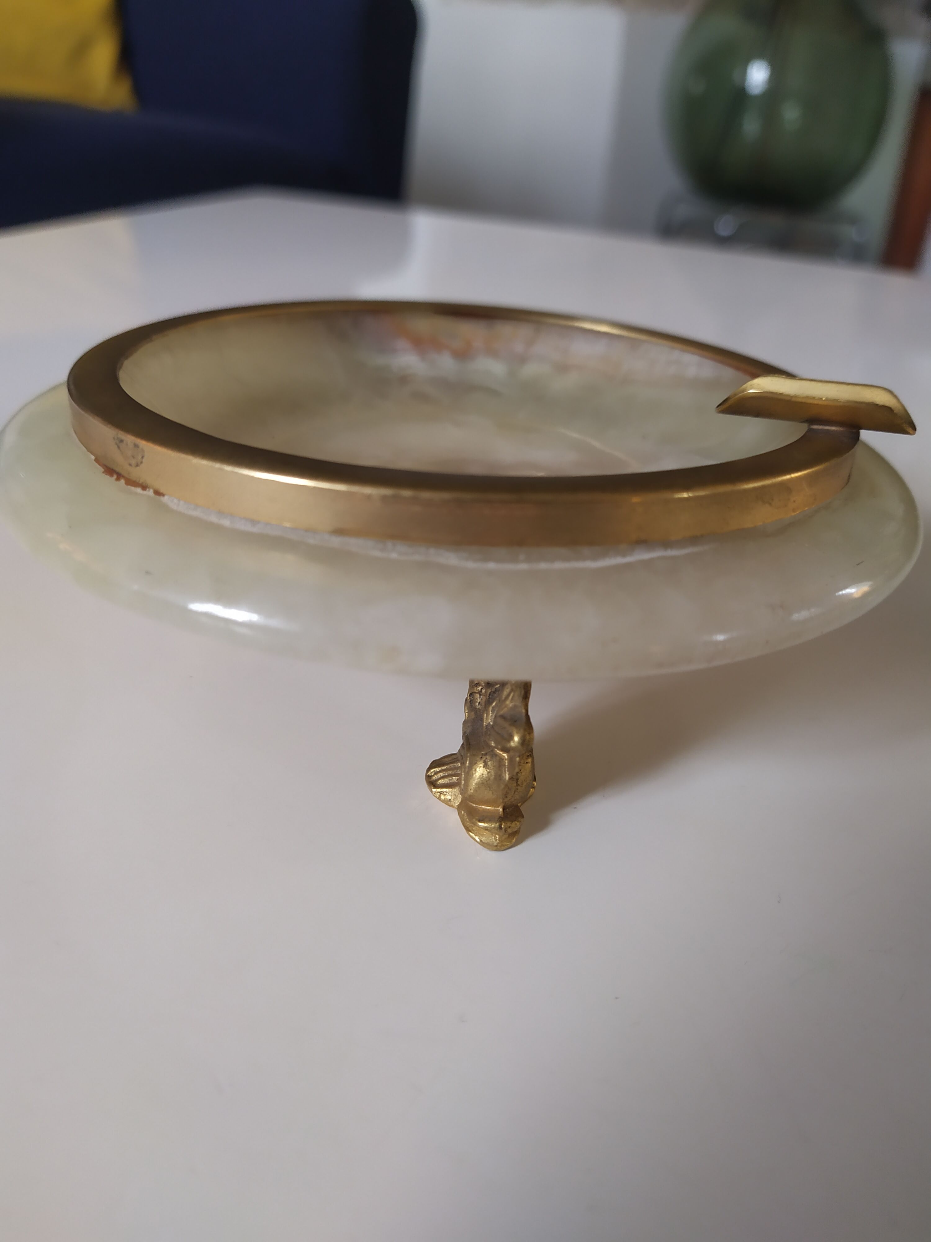 Ashtray in alabaster