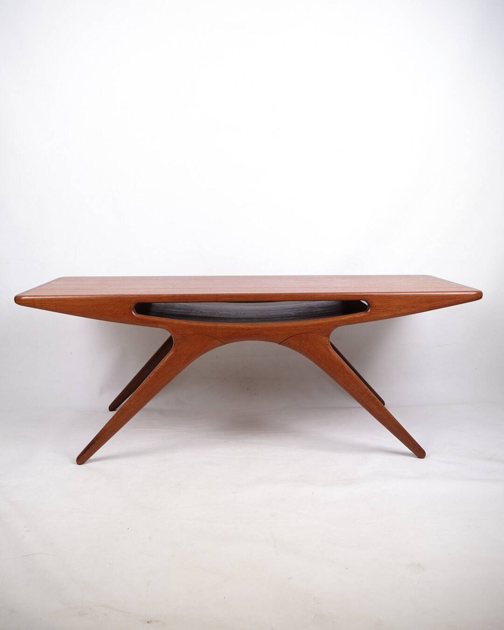 Table basse - Modèle "Smilet" - teck - Johannes Andersen - CFC Silkeborg - années 1960