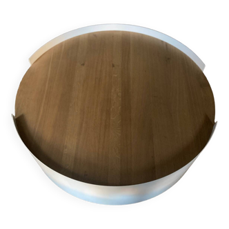 Round coffee table