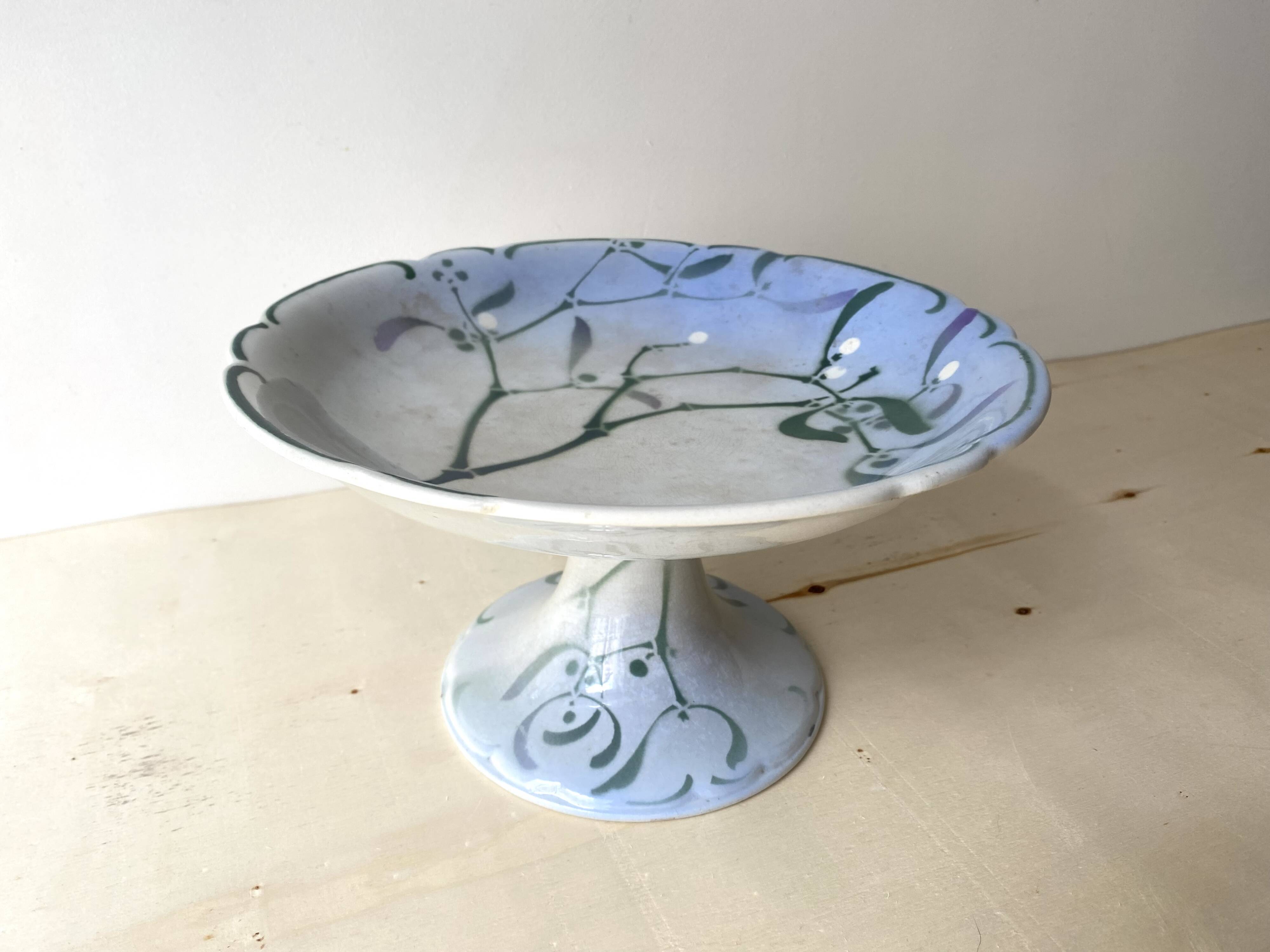 Lunéville earthenware compotier by Lachenal 1900, K&G mistletoe model servant