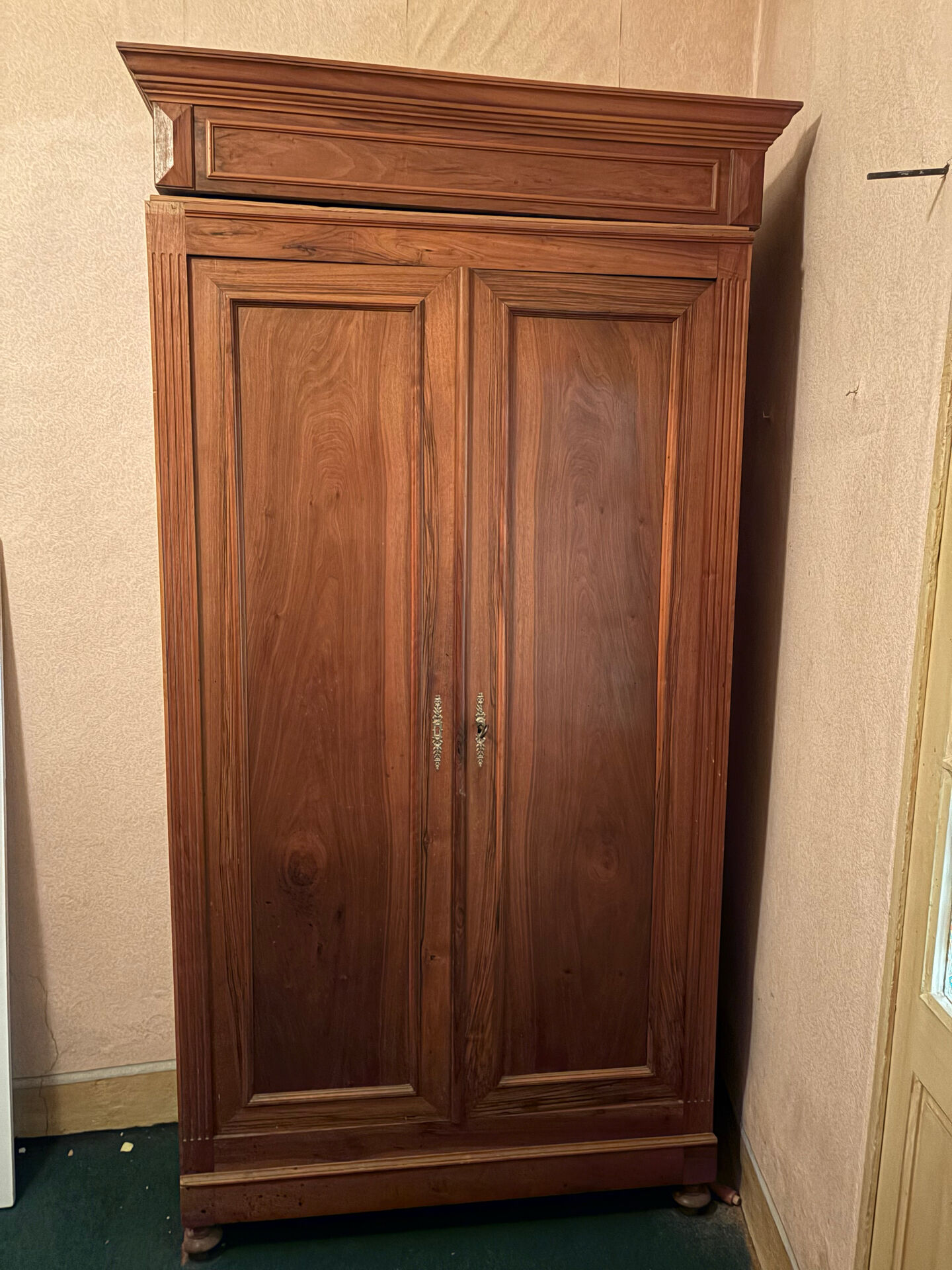 Louis-Philippe / Napoléon III walnut wardrobe
