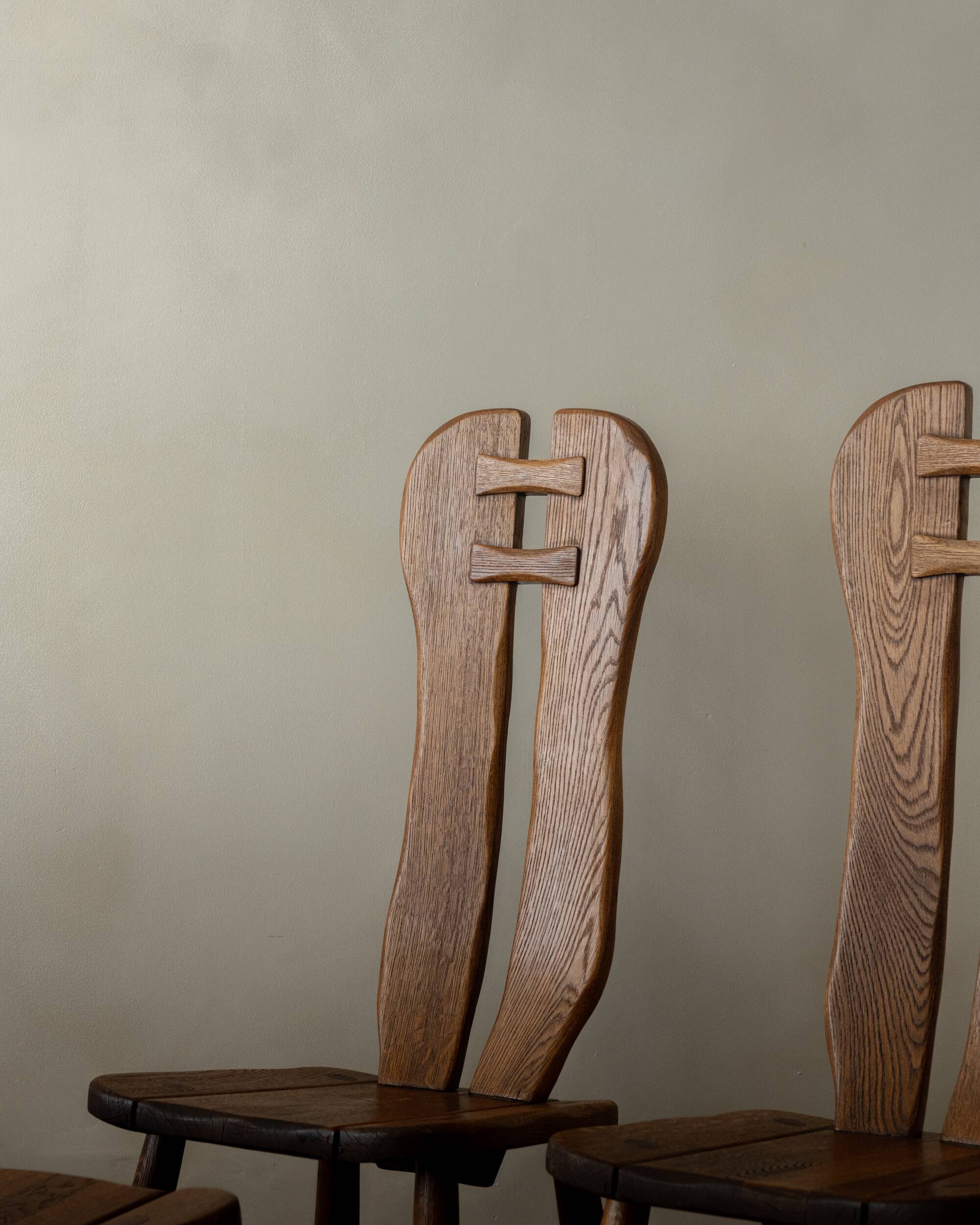 Brutalist Oak Dining Chairs Sculptural Backs by De Puydt, 1960s, Set of 4