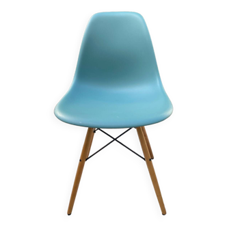 Chaises Eames DSW Vitra