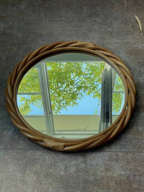 Miroir vintage en rotin