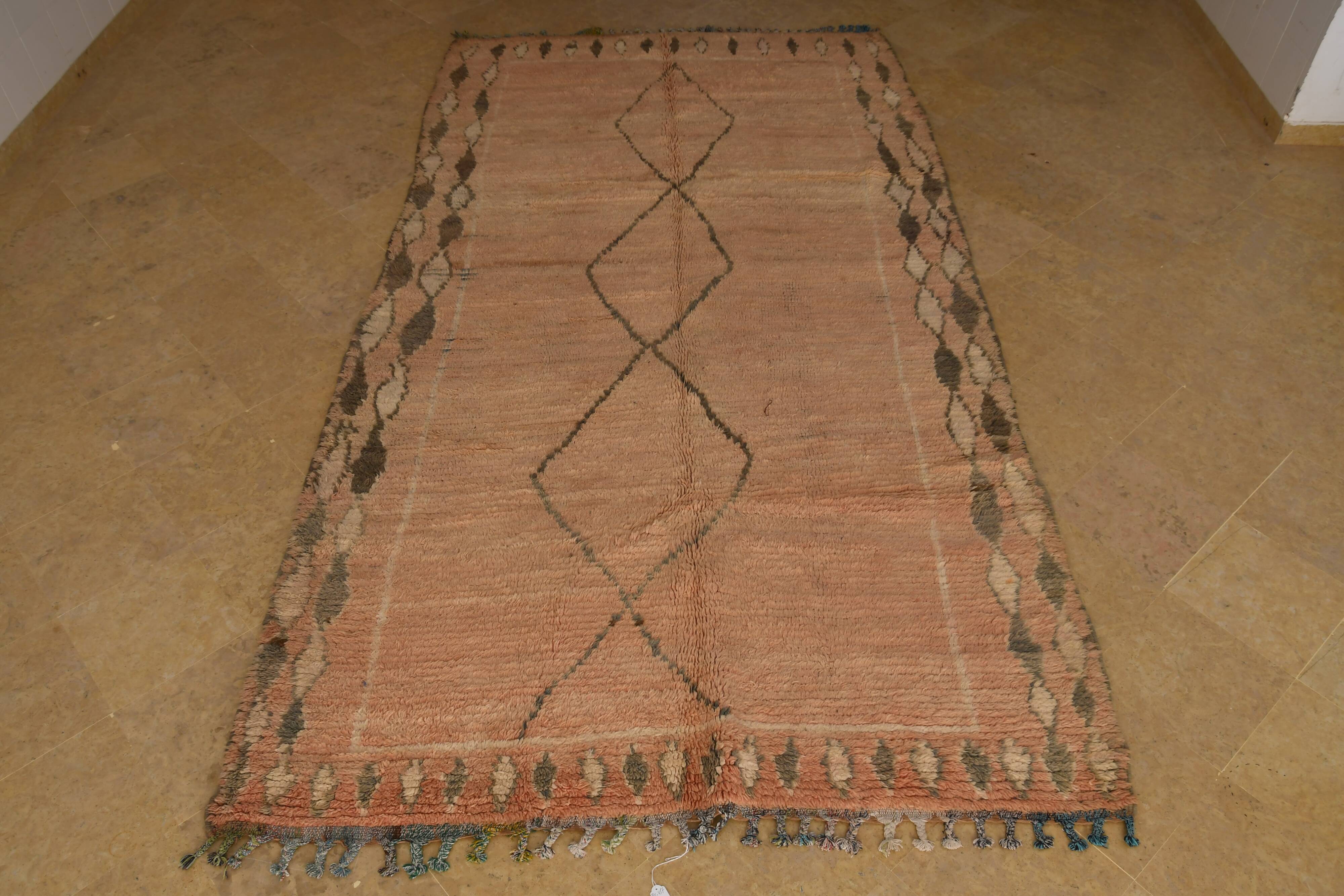 Moroccan Berber rug Boujaad vintage 306 x 170 cm