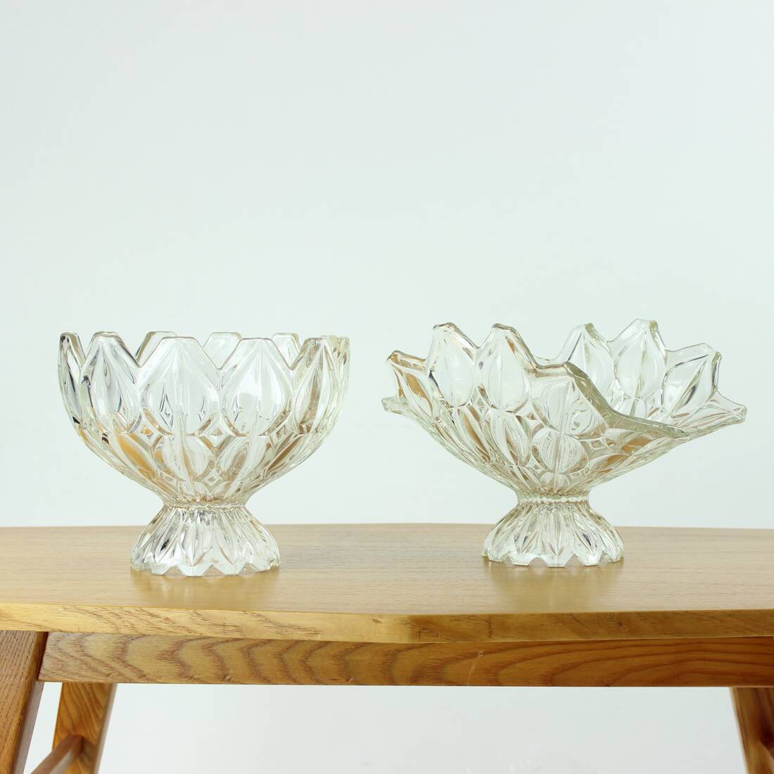 Large Pressed Glass Bowl, Tulip Collection Hermanowa Hut, 1957