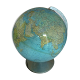 Large globe land light diameter