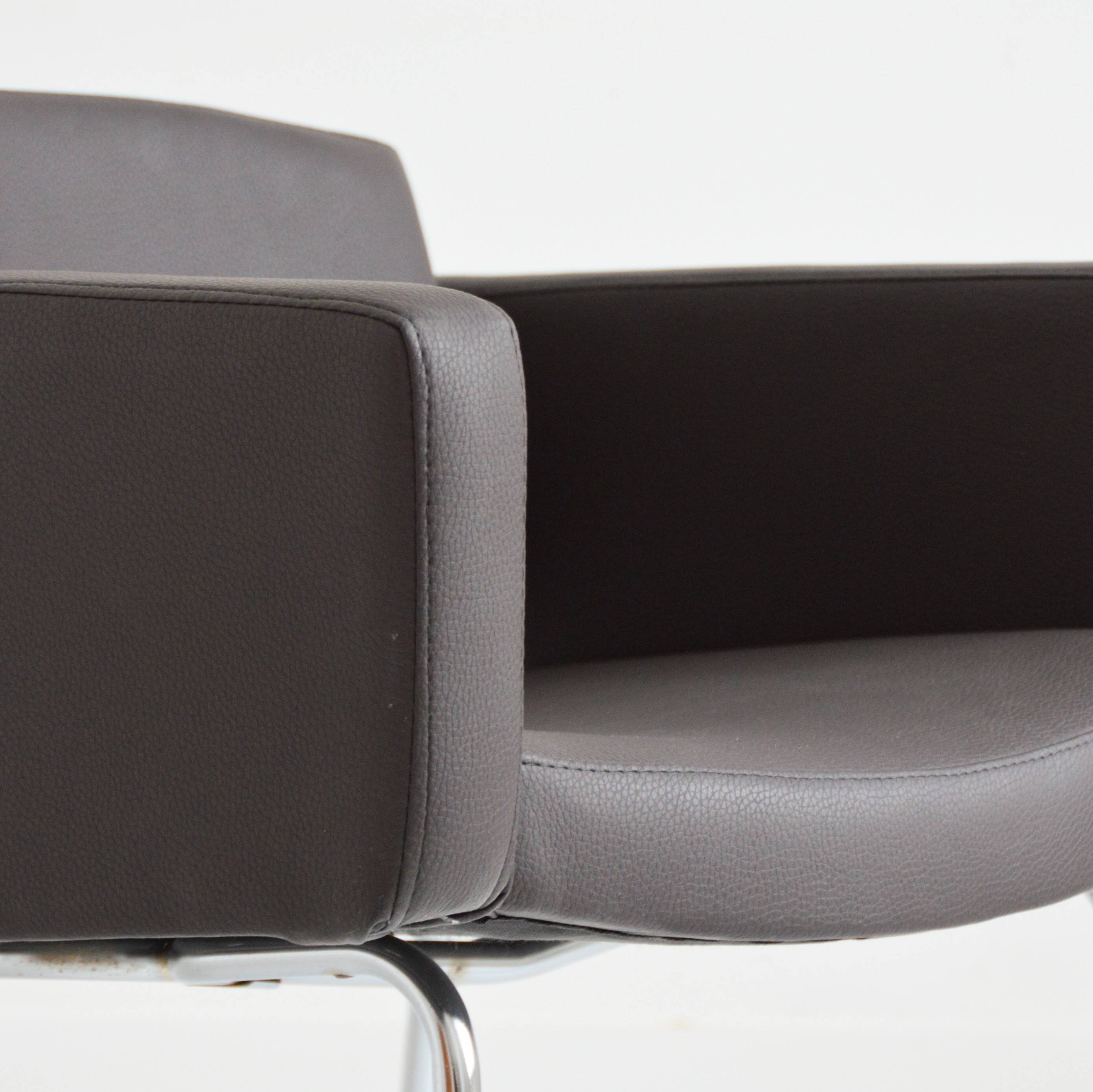 Fauteuil « Conseil » de Pierre Guariche pour Meurop 1960s ( 1 / 2 )