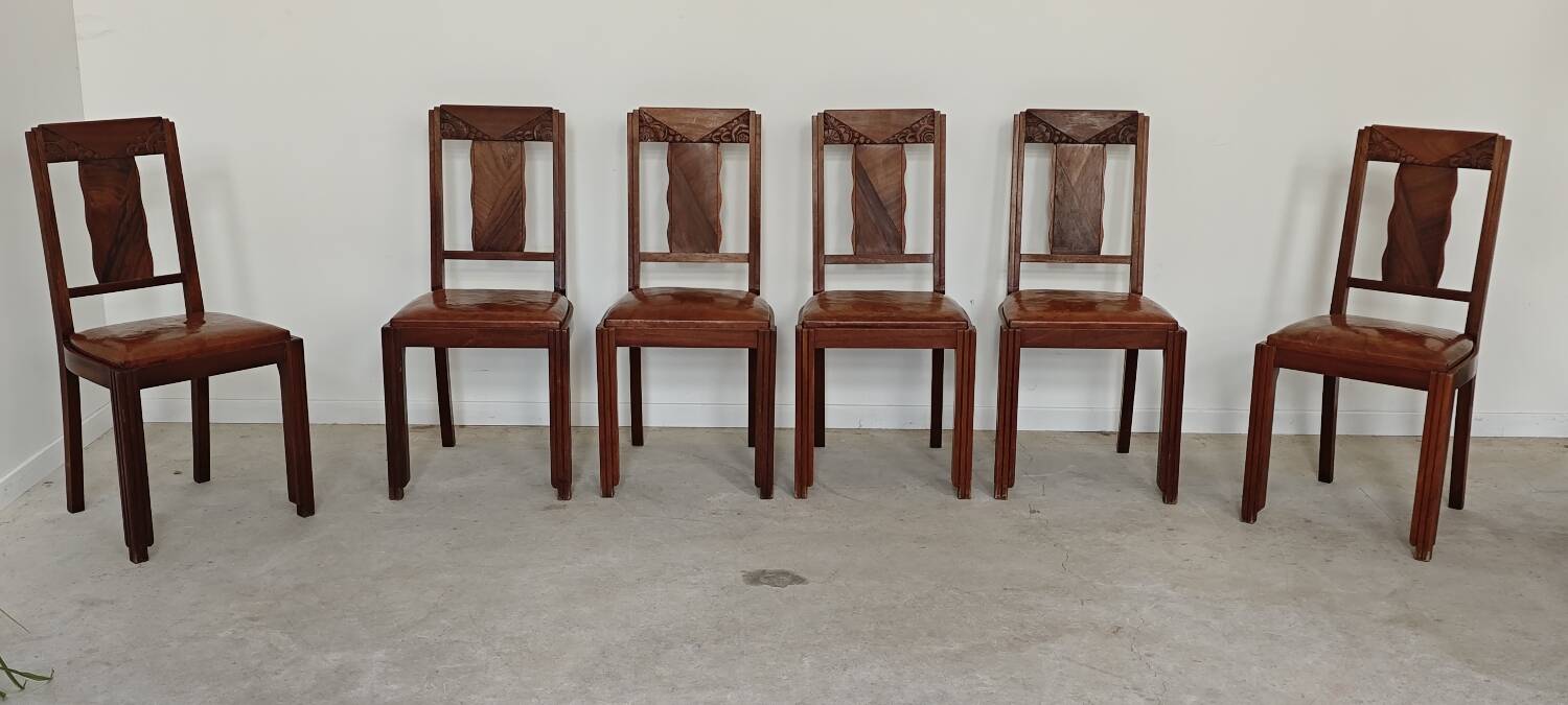 Set of 6 Art Deco chairs in Oak and Walnut with camel leather.