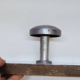 Porte manteau rétro vintage 4 patères en aluminium sur structure en bois