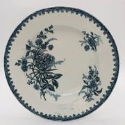 Set of 6 mismatched deep plates.