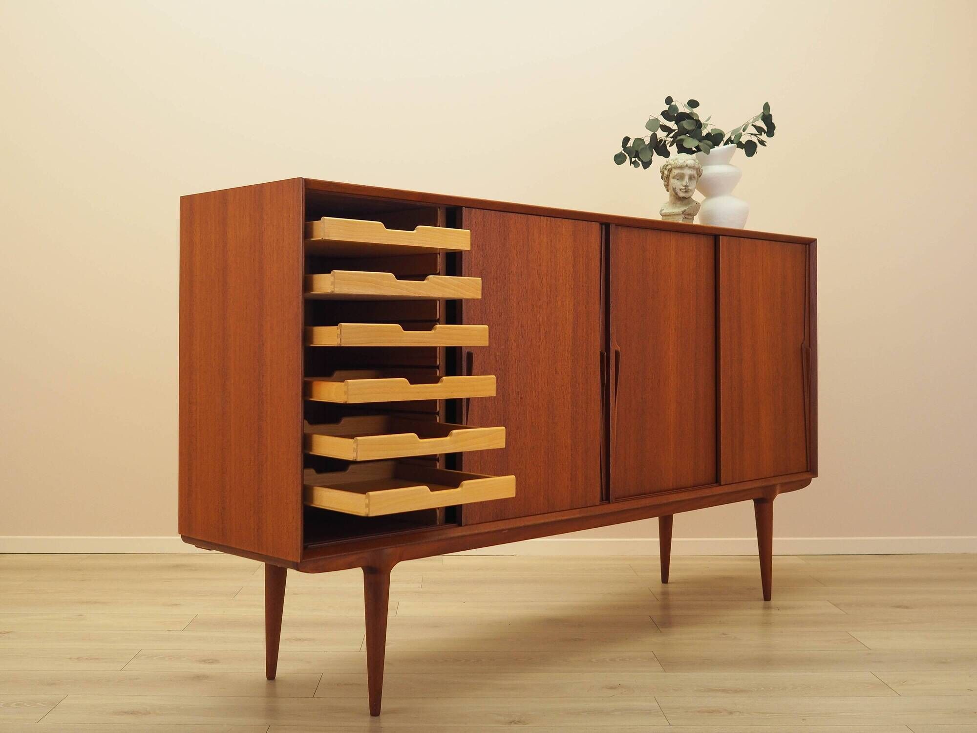 Buffet en teck, design danois, années 1970, fabricant : Omann Jun