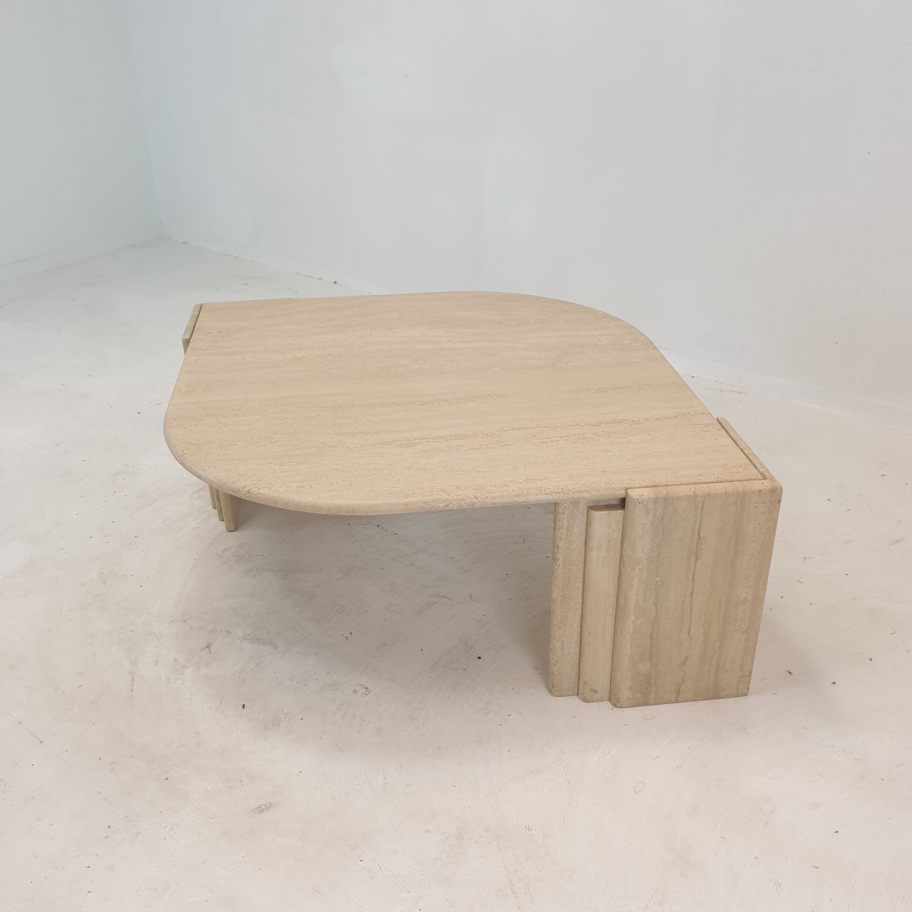 Table basse en travertin italien, années 1980