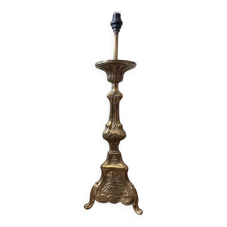 Eighteenth-century candlestick tripod in brass converted into a lamp base.