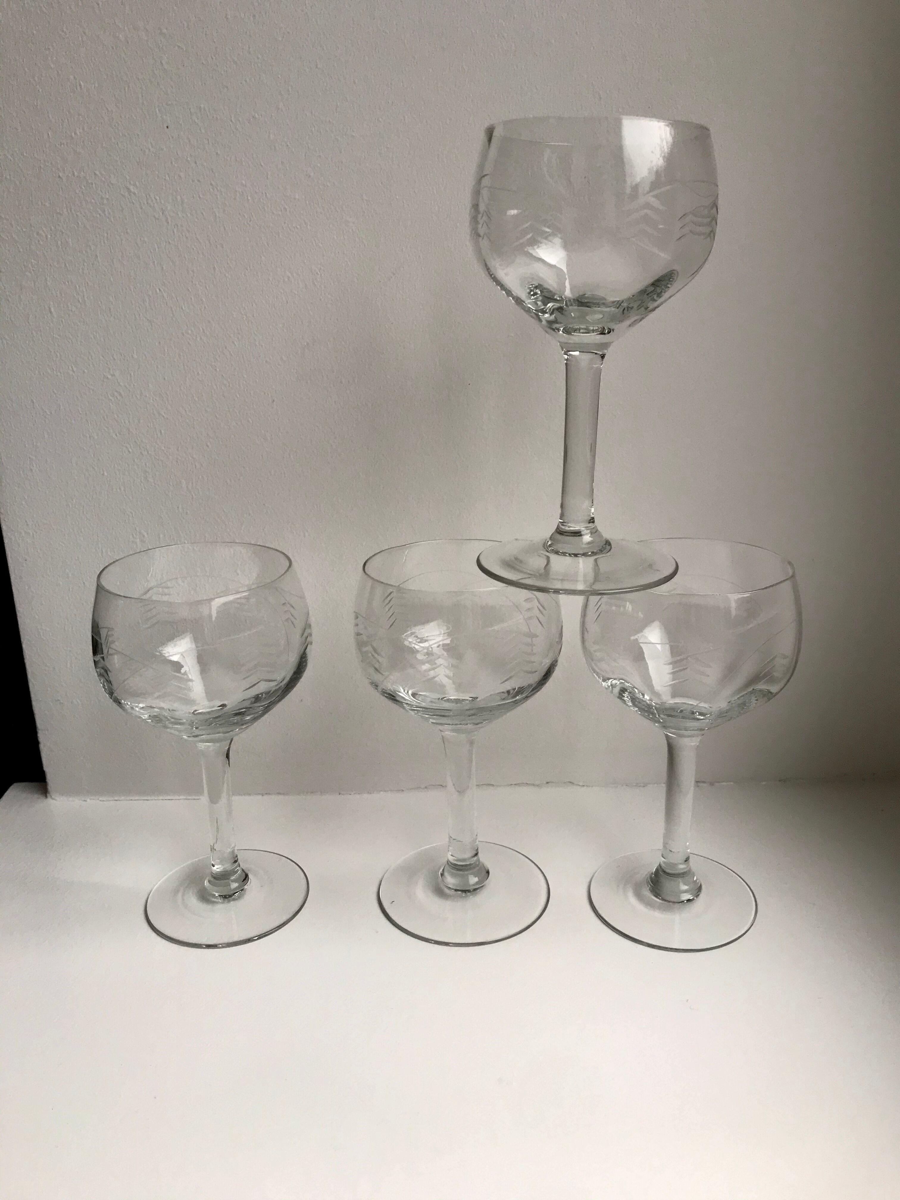 Set of 4 crystal wine glasses engraved 50-60s