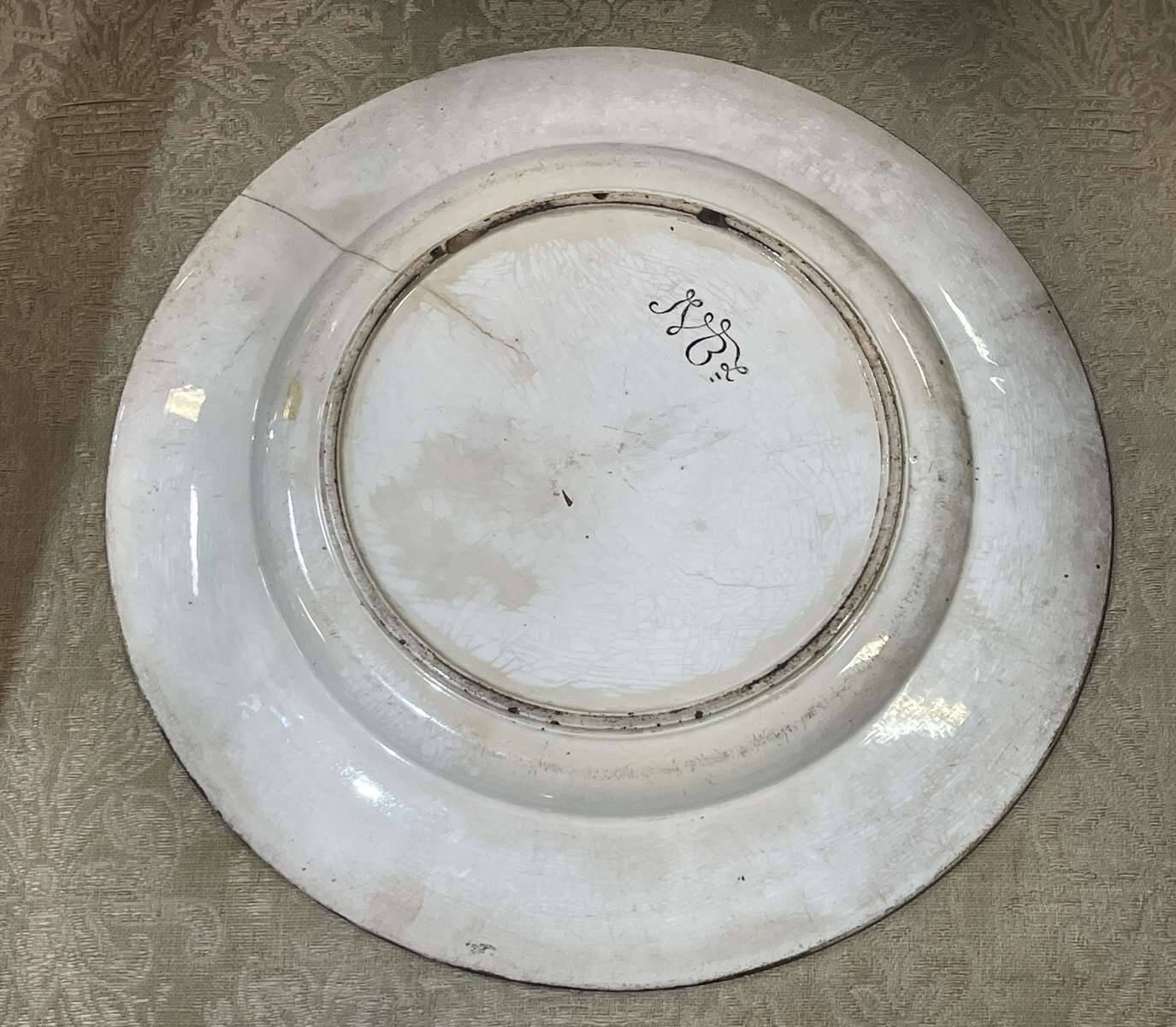 Round dish in fine earthenware from the Bordeaux Vieillard factory - 19th century