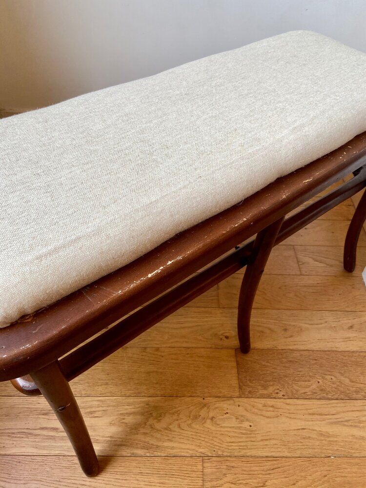 Wooden and beige cotton piano bench