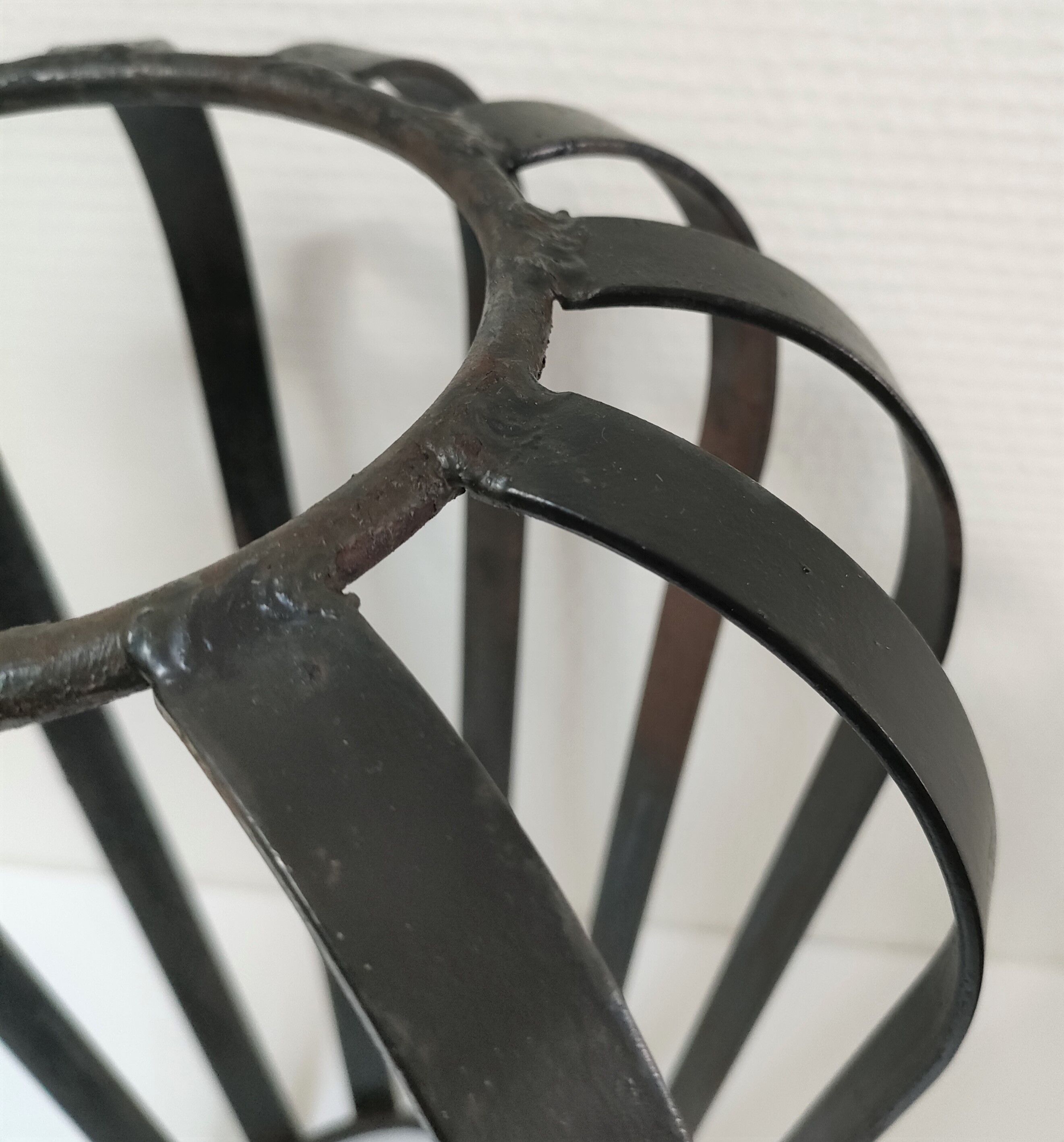 Porte-plante fer battu et fer forgé design années 60