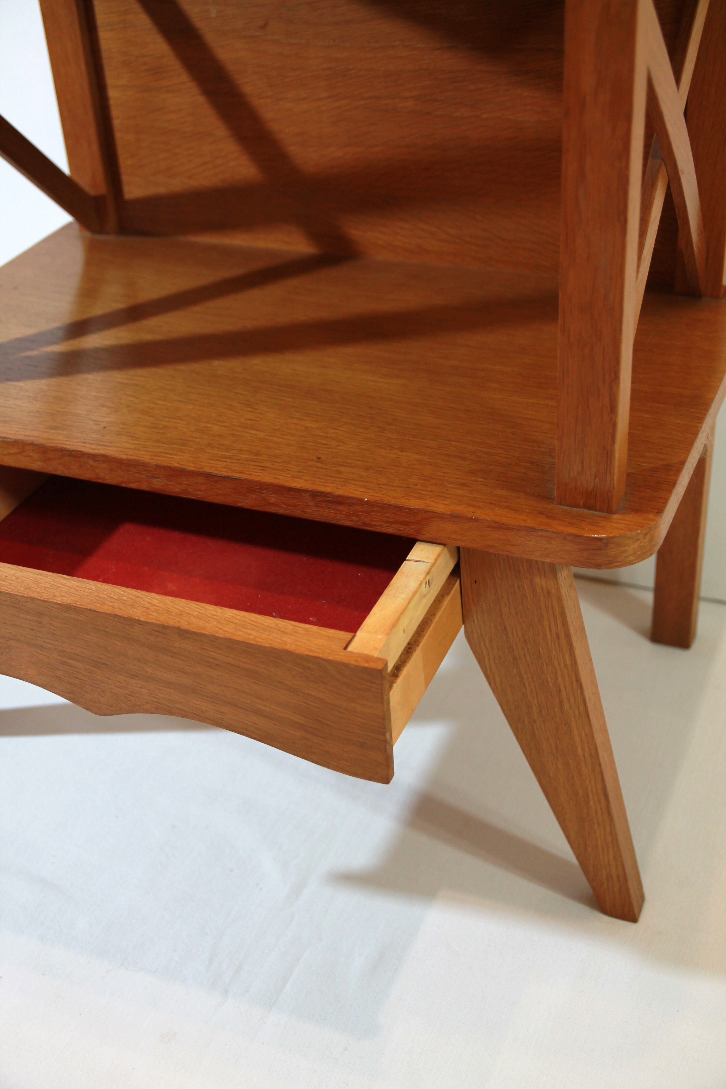 Bedside compass feet