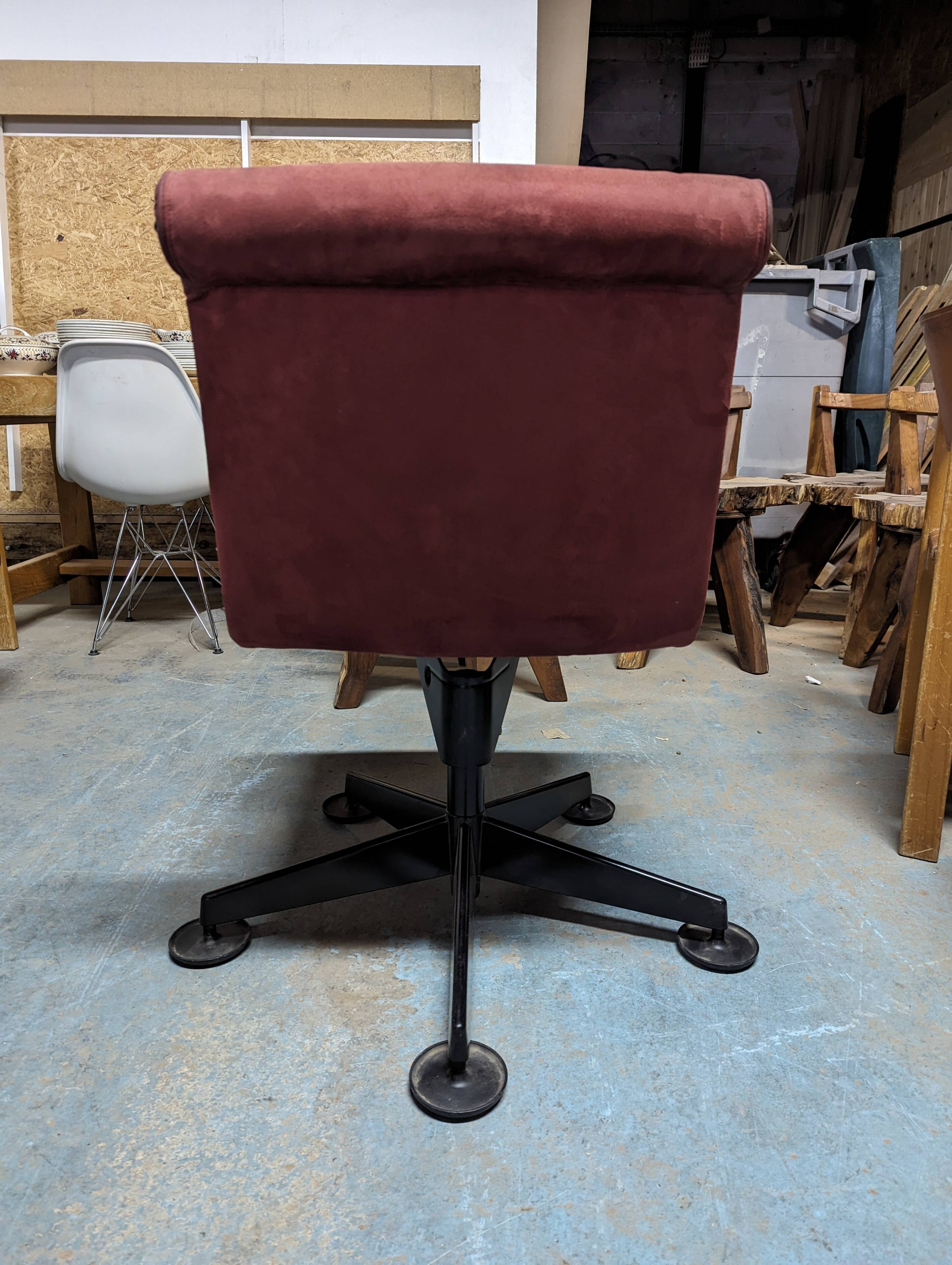Velvet office chair by Sapper for Knoll