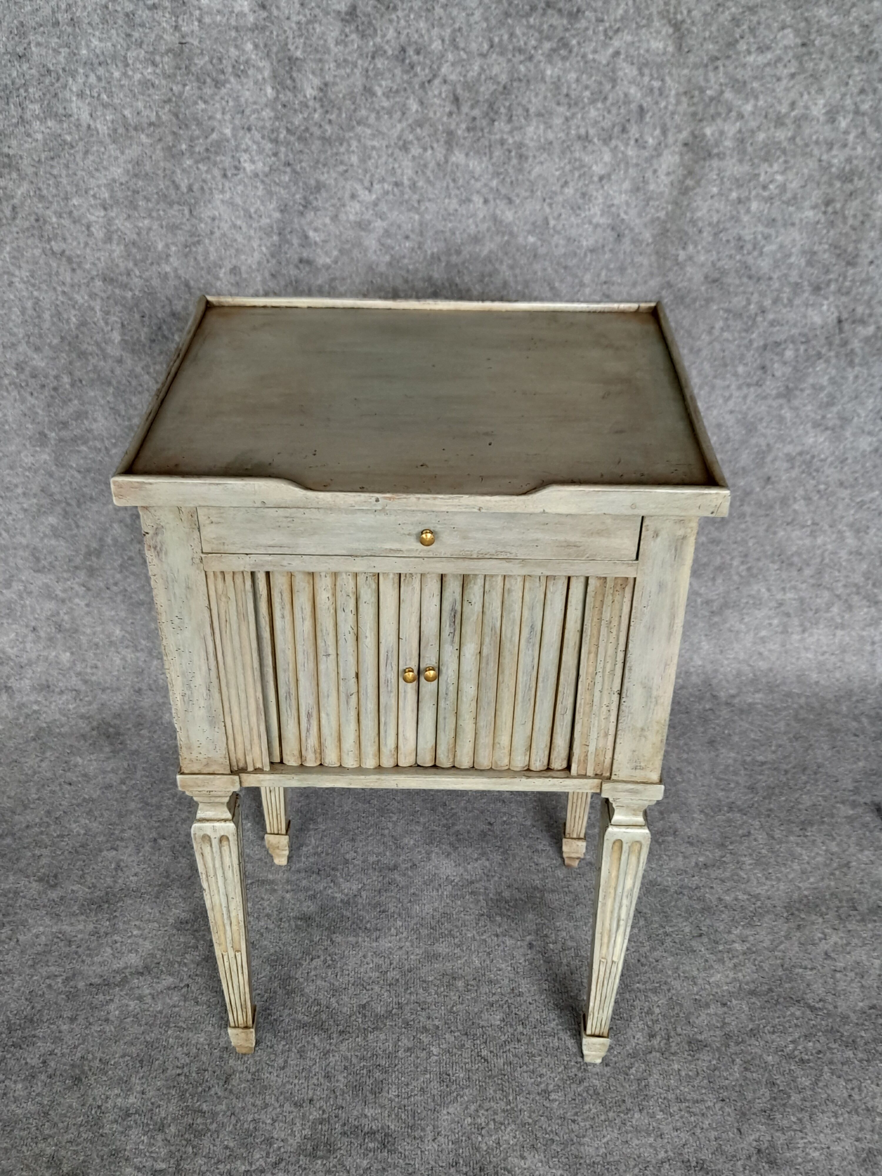 Bedside Louis XVI lacquered