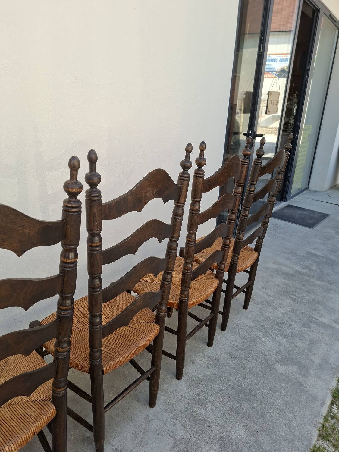 Set of 6 high-backed straw-seated chairs in solid oak from the early 1900s.