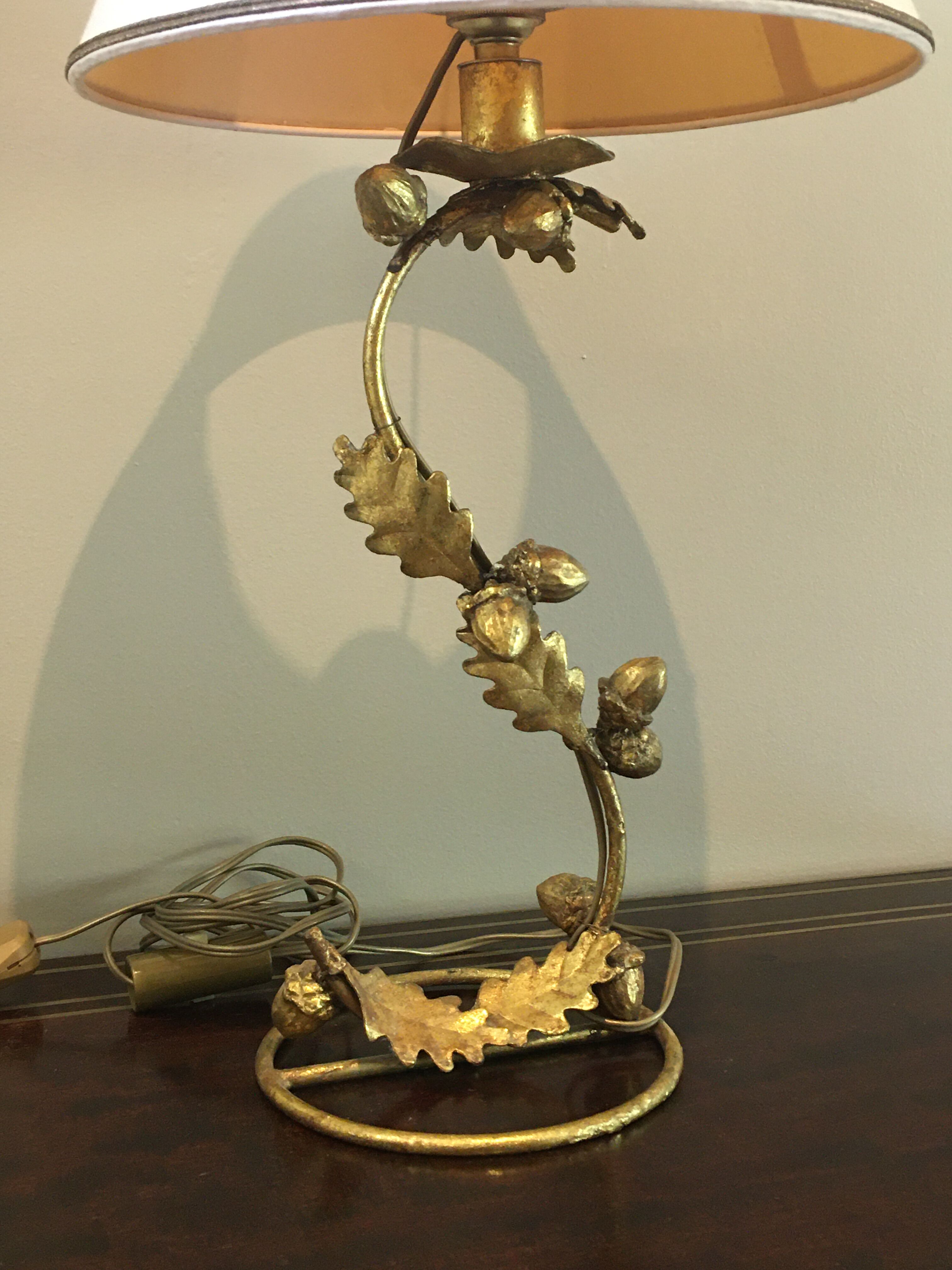 Golden lamp oak leaves