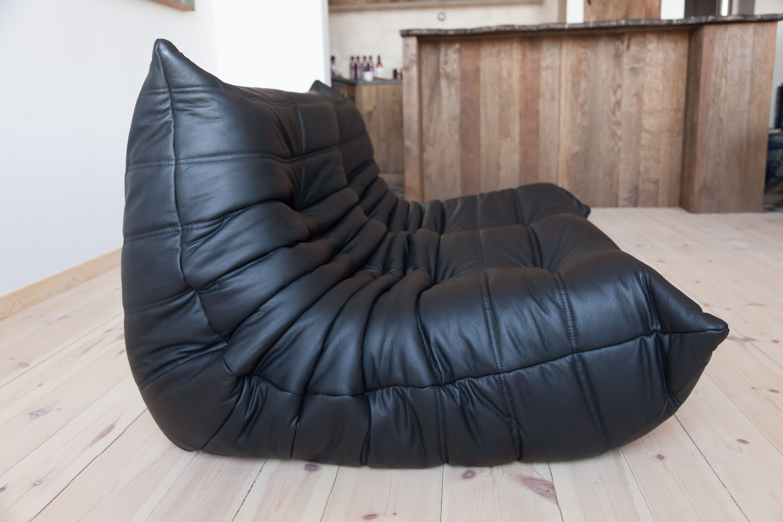 Set Togo leather black model designed by Michel Ducaroy 1973