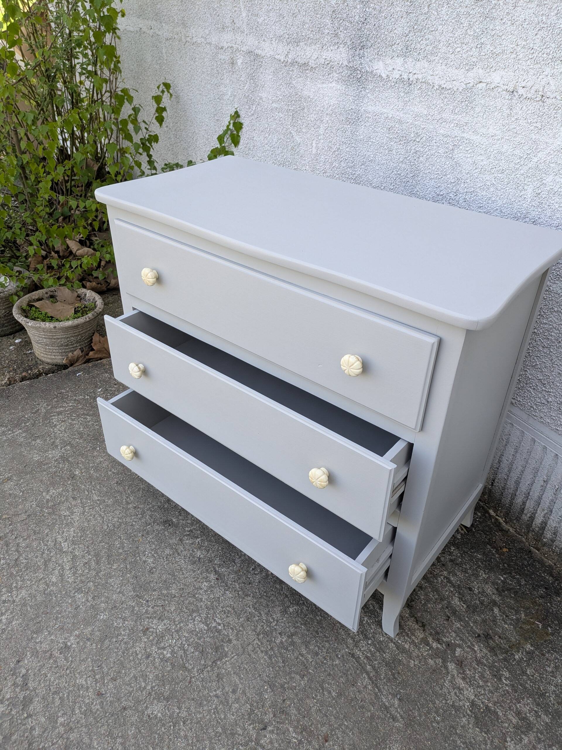 Painted chest of drawers