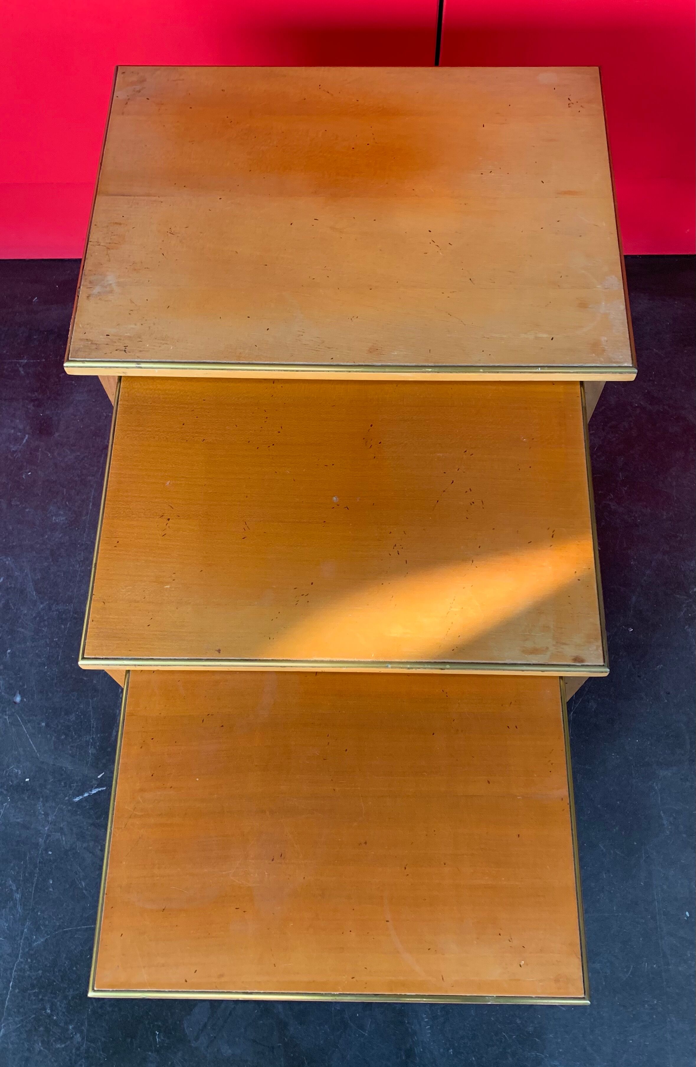 Tables gigognes board style