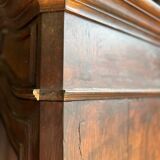 Armoire bonnetiere ancienne en bois massif