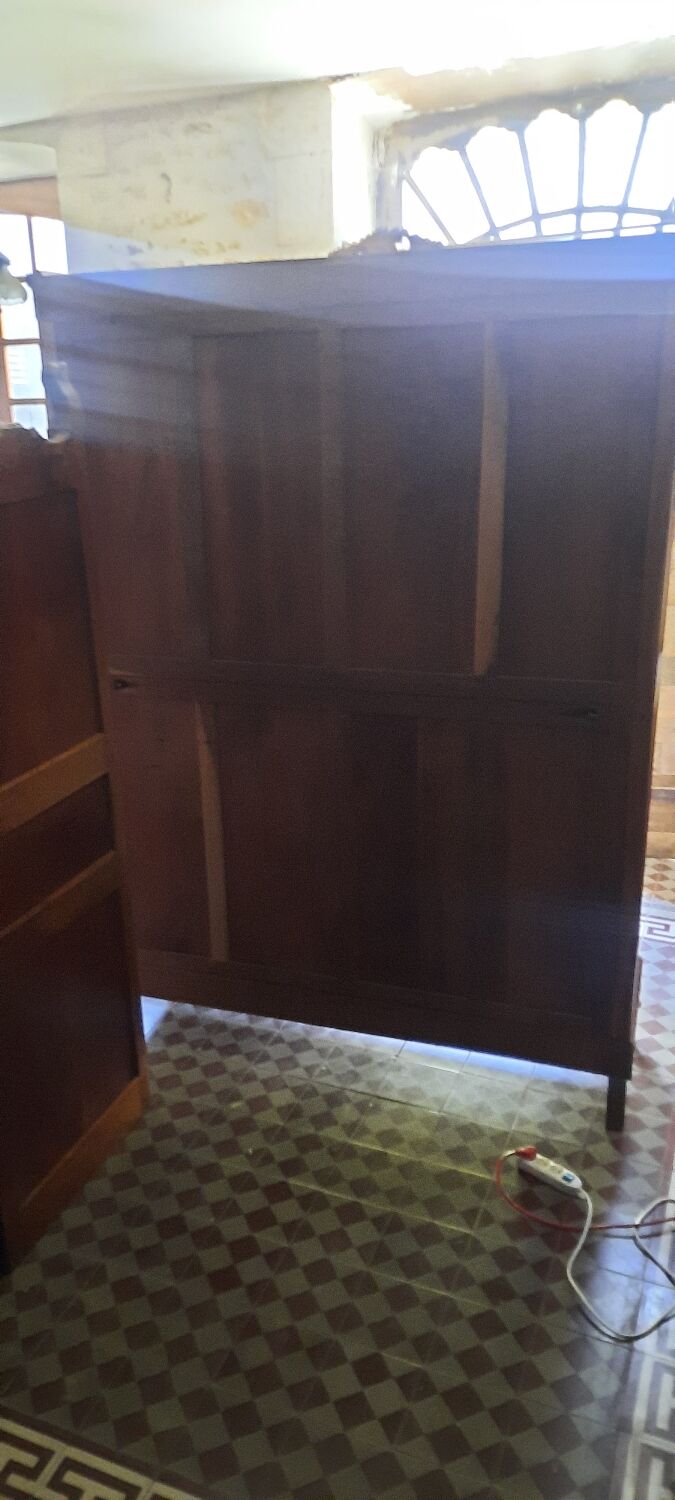 Armoire style louis XVI