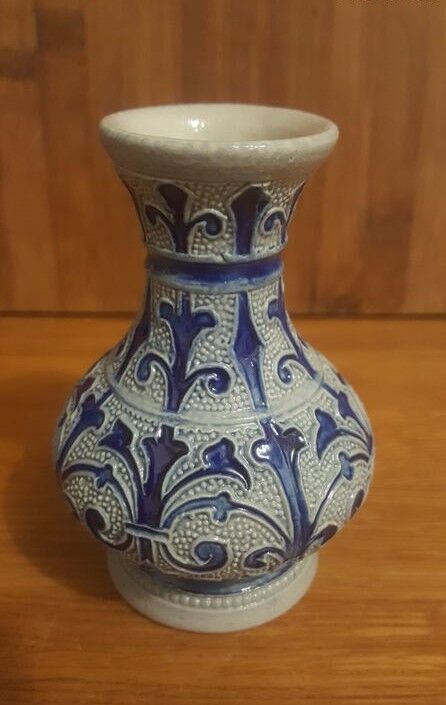 Sandstone vase with Alsace salt