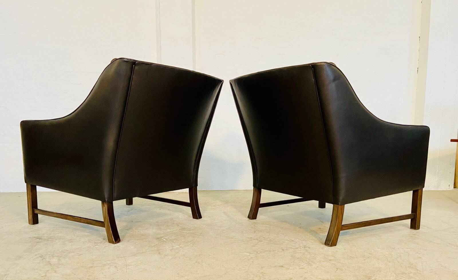 Fauteuils en cuir et palissandre de Fredrik Kayser des années 50 – cuir marron