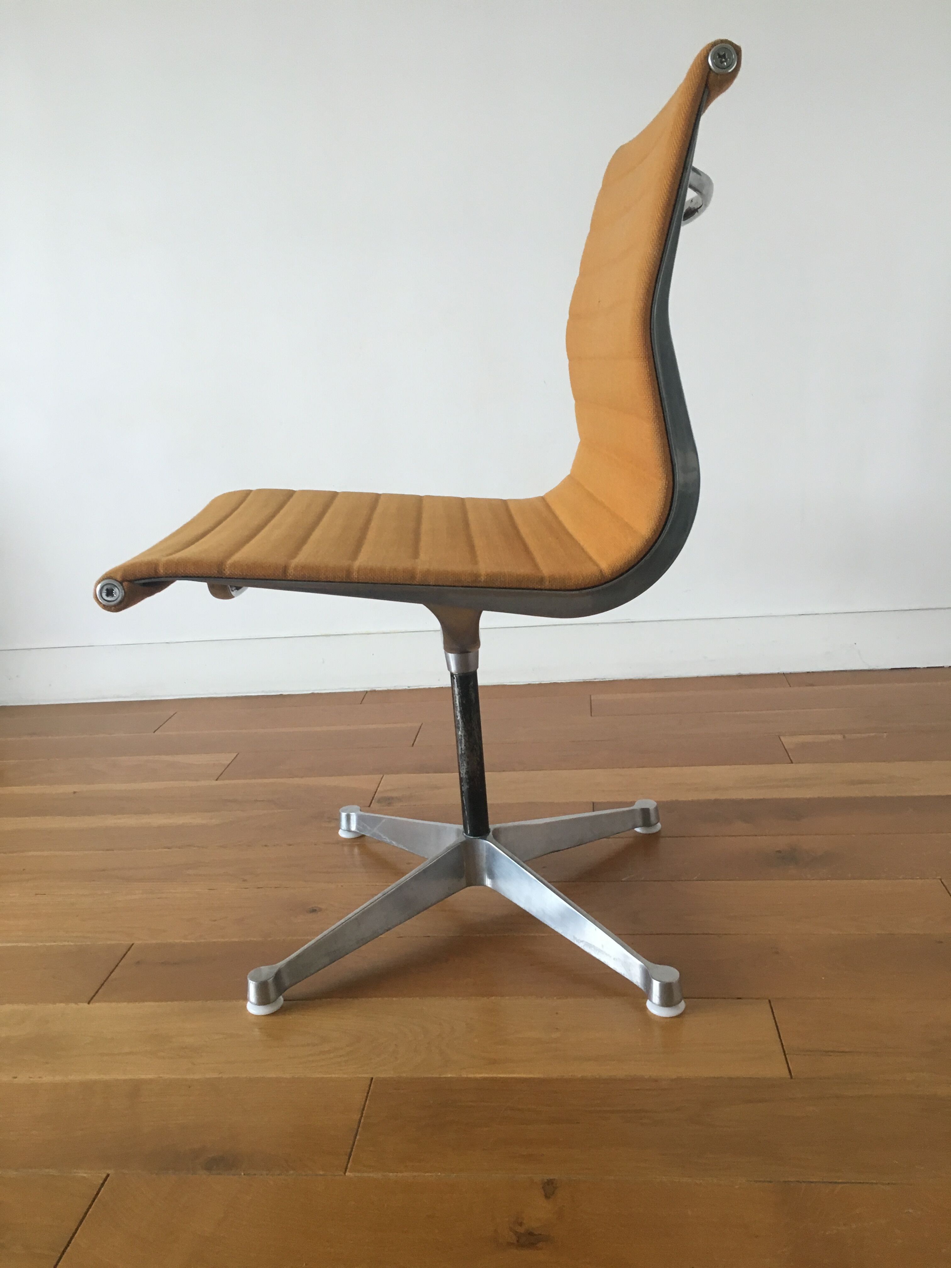 EA105 chair by Charles & Ray Eames, Herman Miller edition