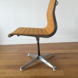 EA105 chair by Charles & Ray Eames, Herman Miller edition