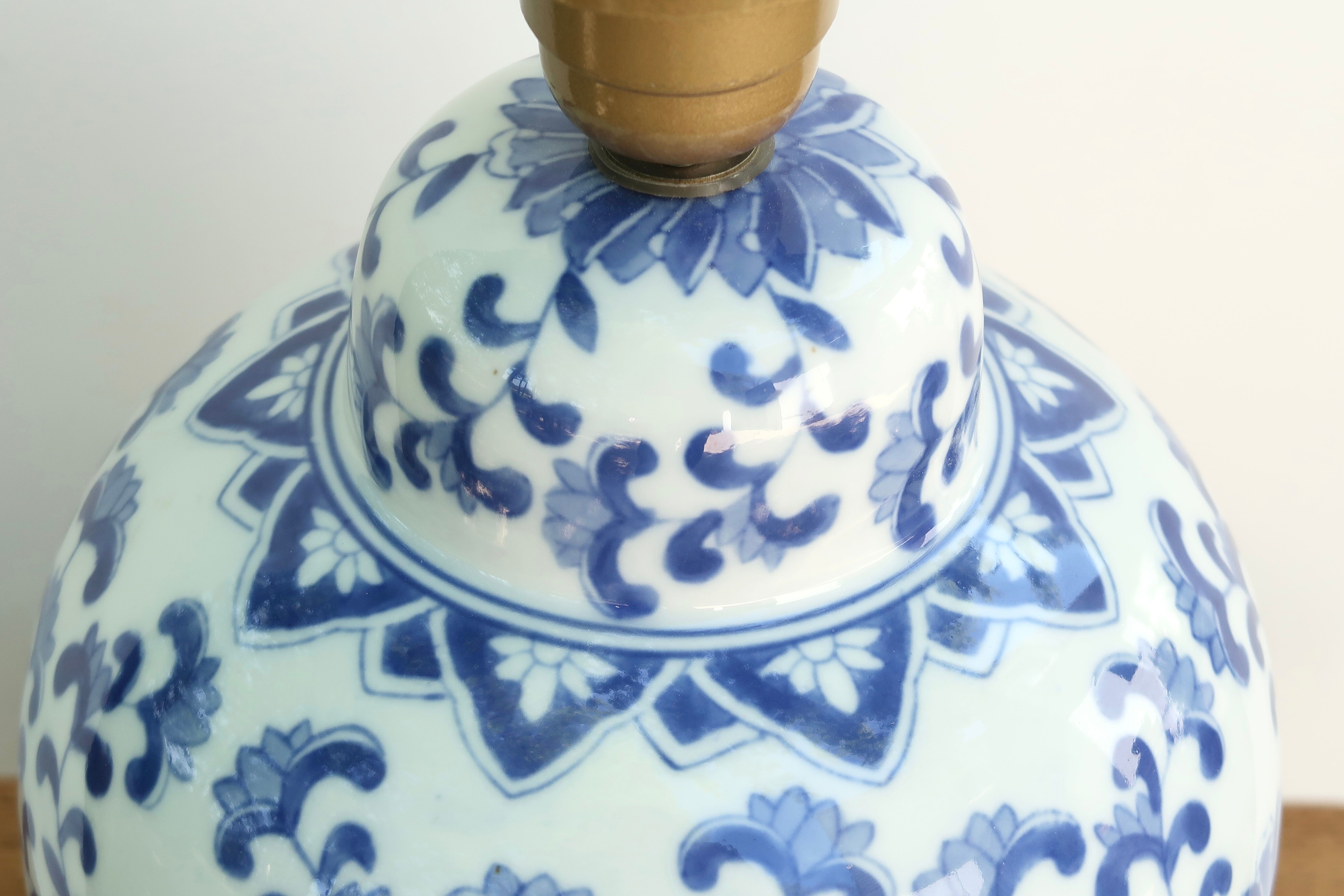 White Chinese porcelain lamp base, blue floral decoration