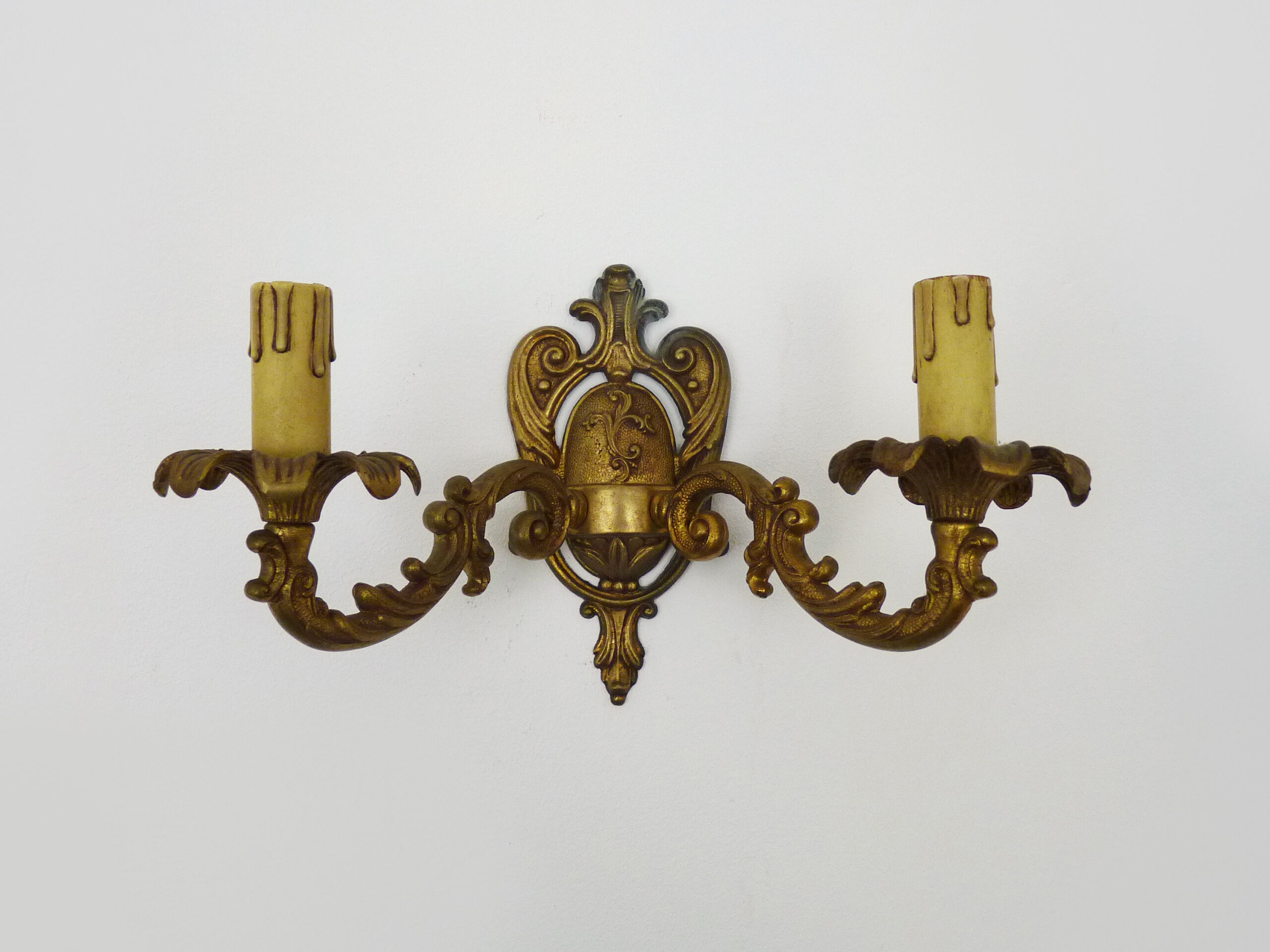 Old bronze wall lamp with 2 candles, years 50/60