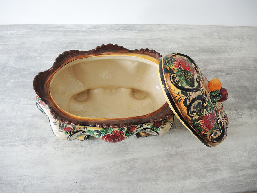 Slurry tureen H Bequet Quaregnon