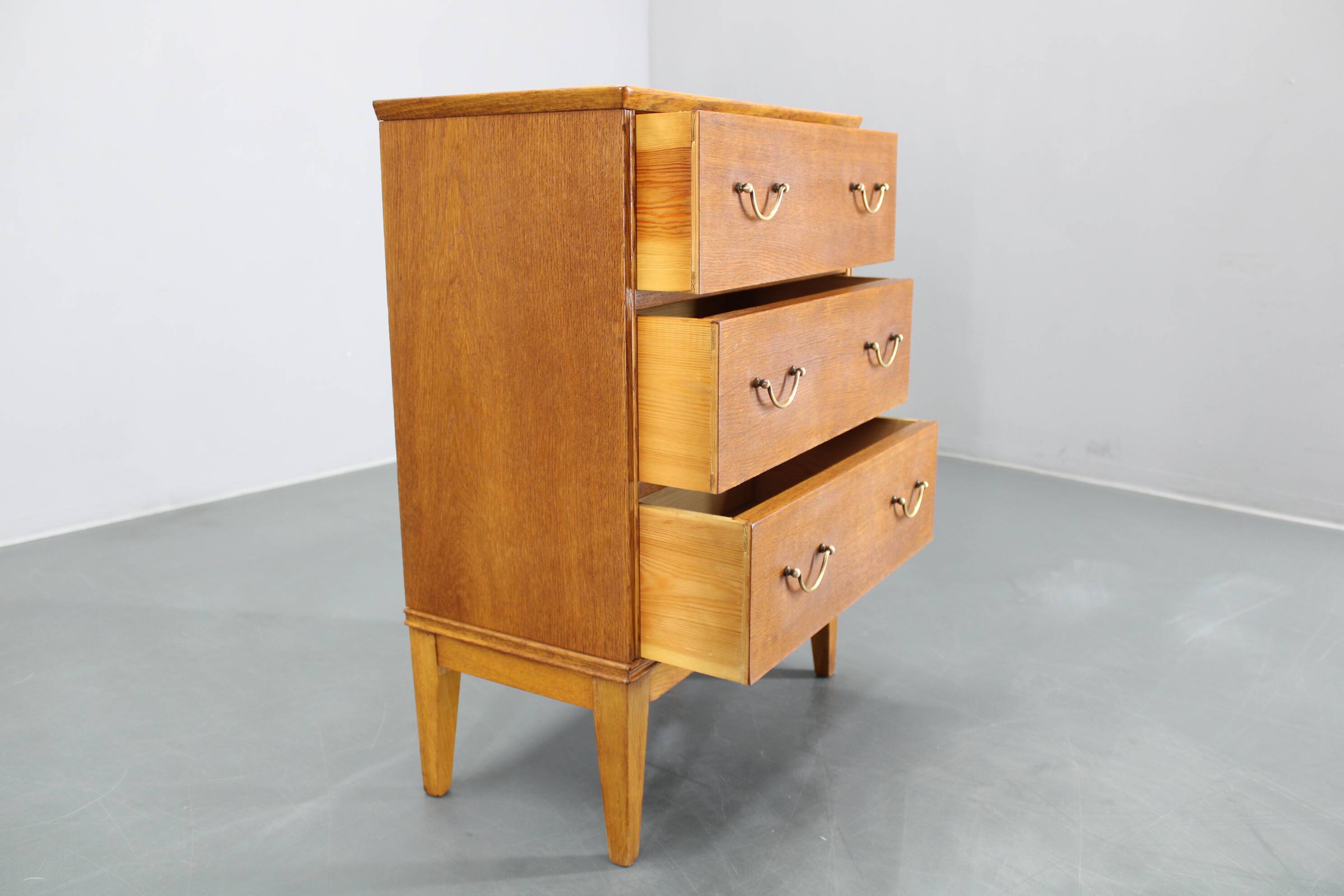 Commode danoise en chêne des années 1950