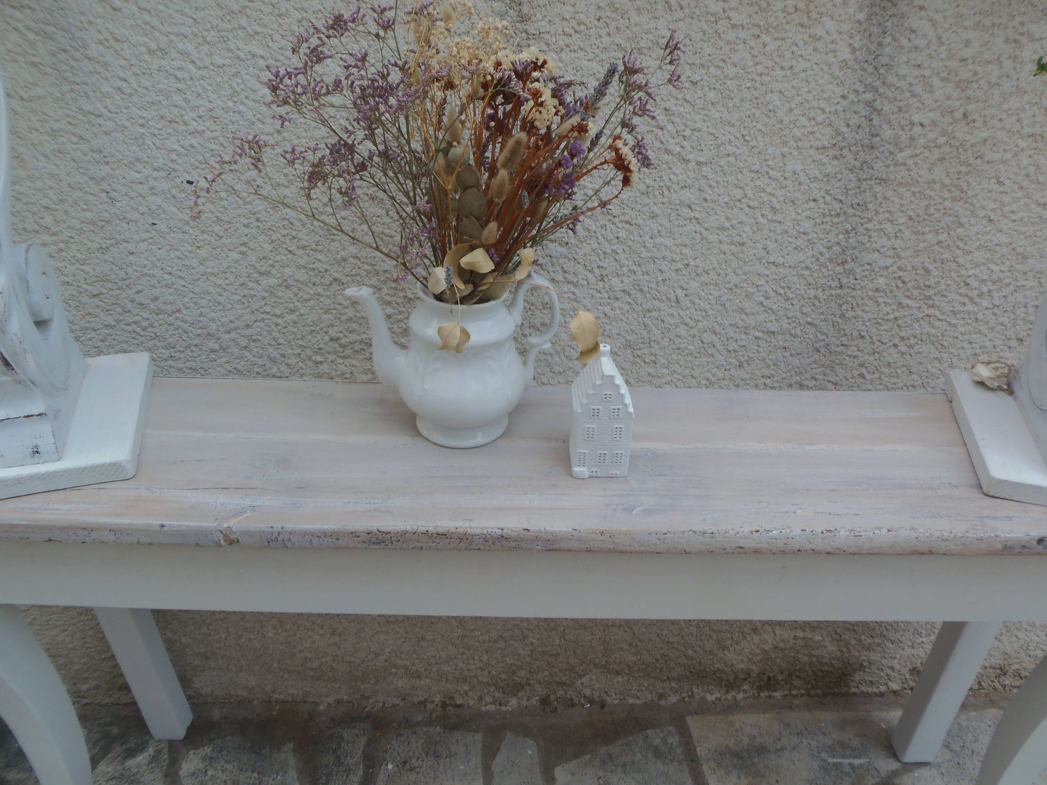 Console with a cotton grey patinated base, top in bleached walnut.