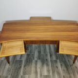 Bureau du milieu du siècle