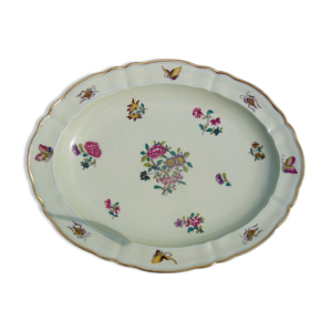 Plat ovale en porcelaine estampillé