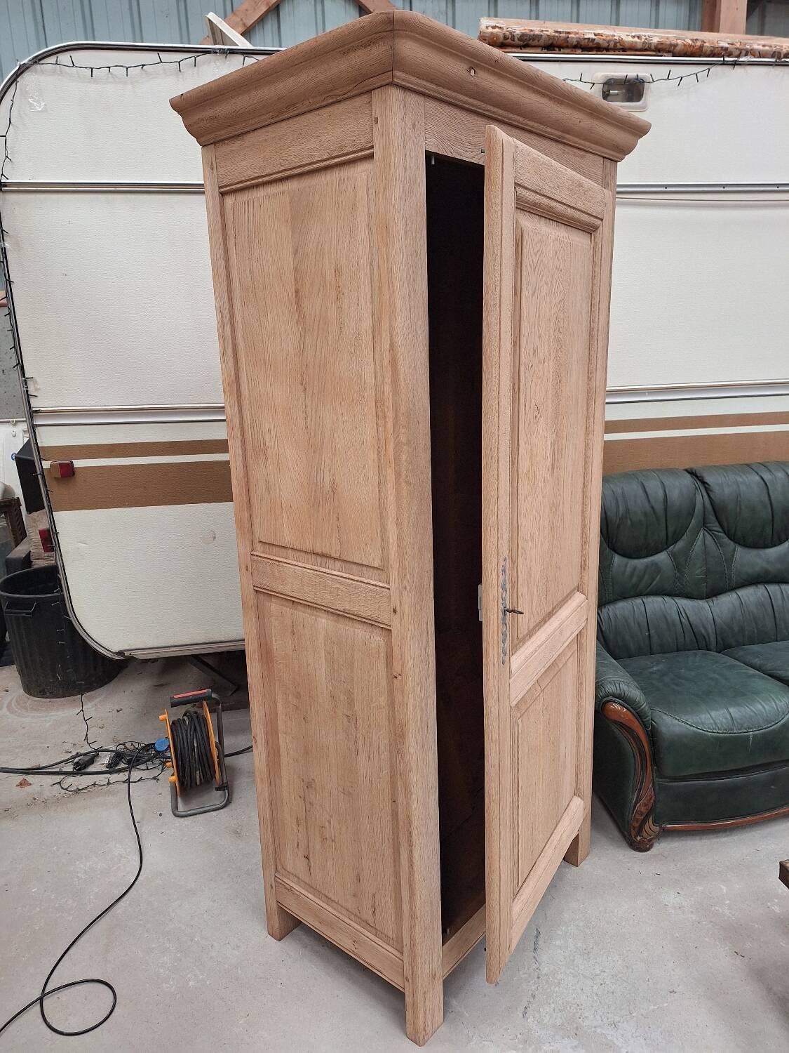 Vintage furniture bonnetière