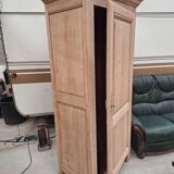 Vintage furniture bonnetière