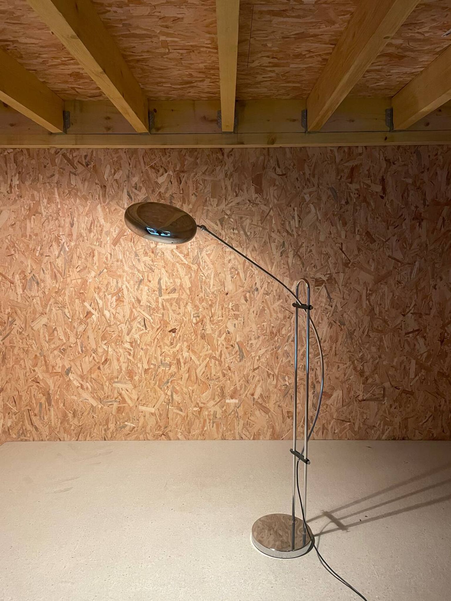 Arc floor lamp