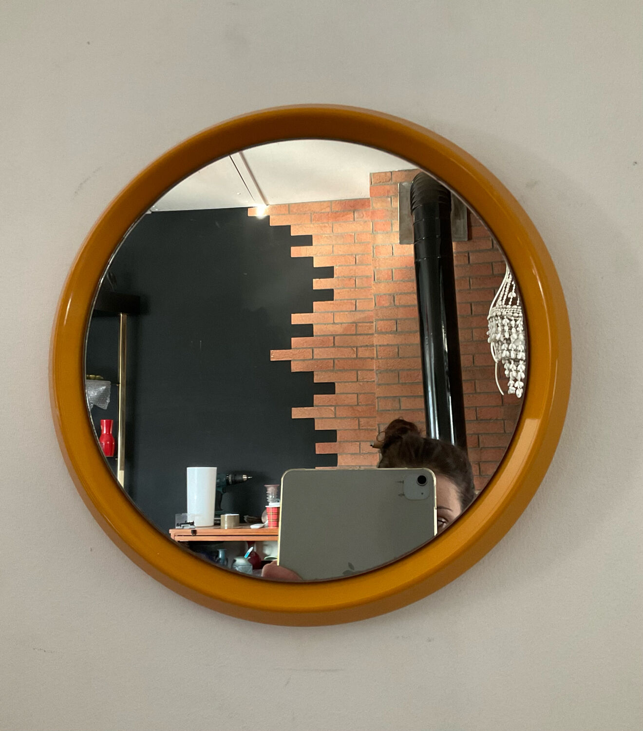 Vintage round mirror 50-60 italy in yellow backelite