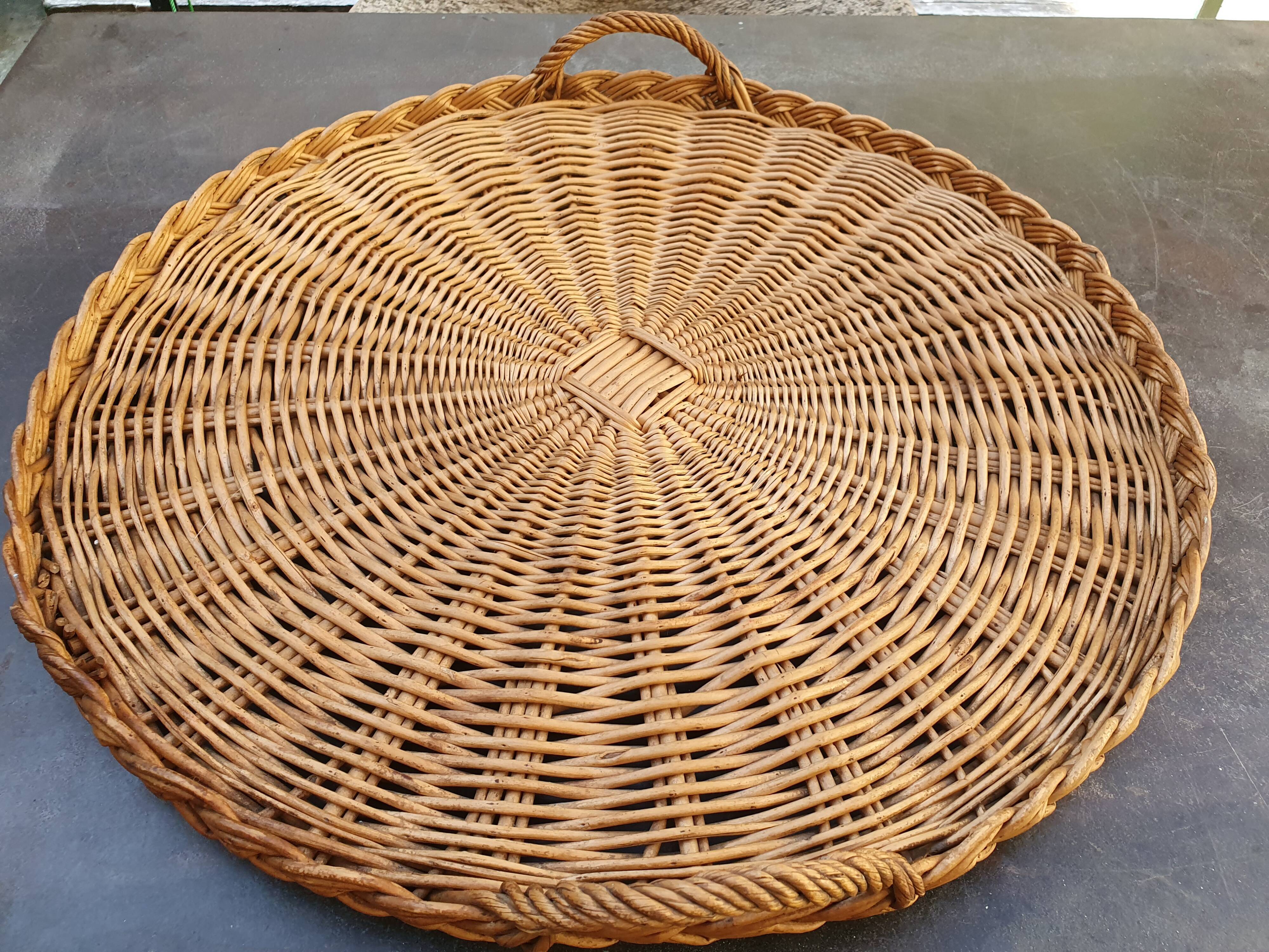 Wicker tray
