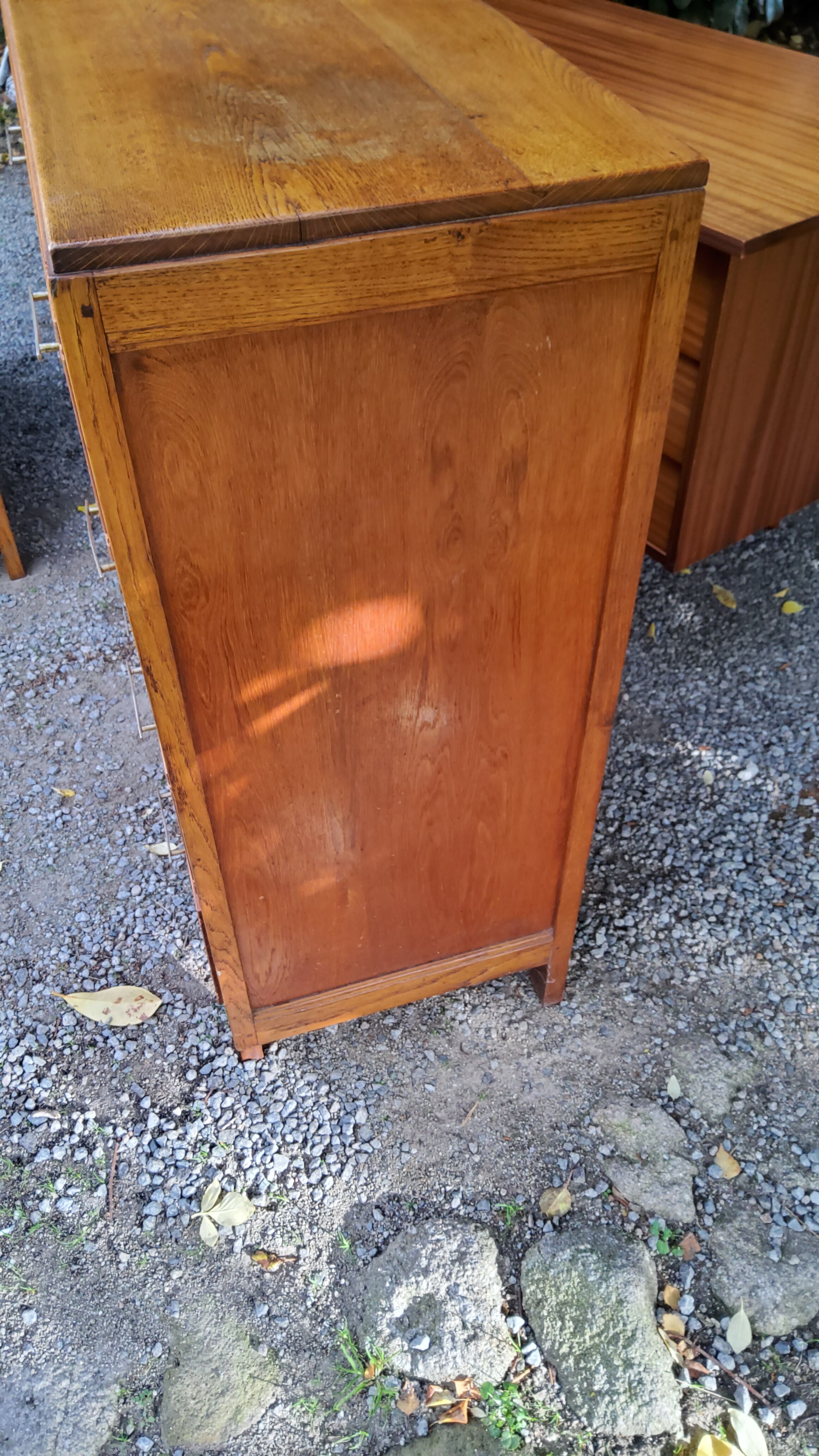Chest of drawers of the 50s in blond oak compass feet